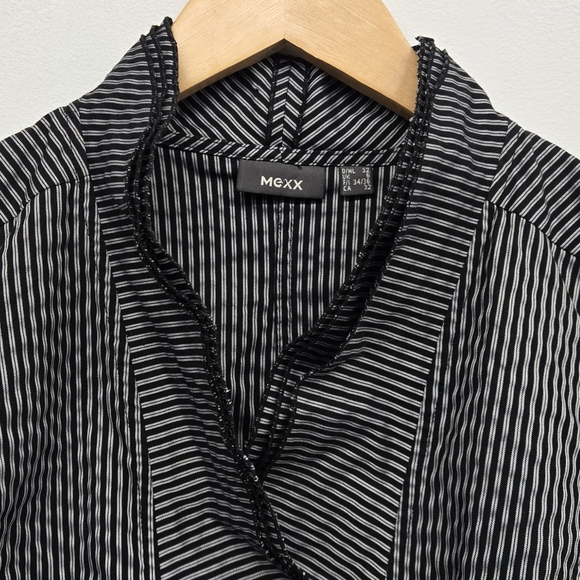 Women's Mexx Button Down Striped Dress Shirt - Picture 2 of 9